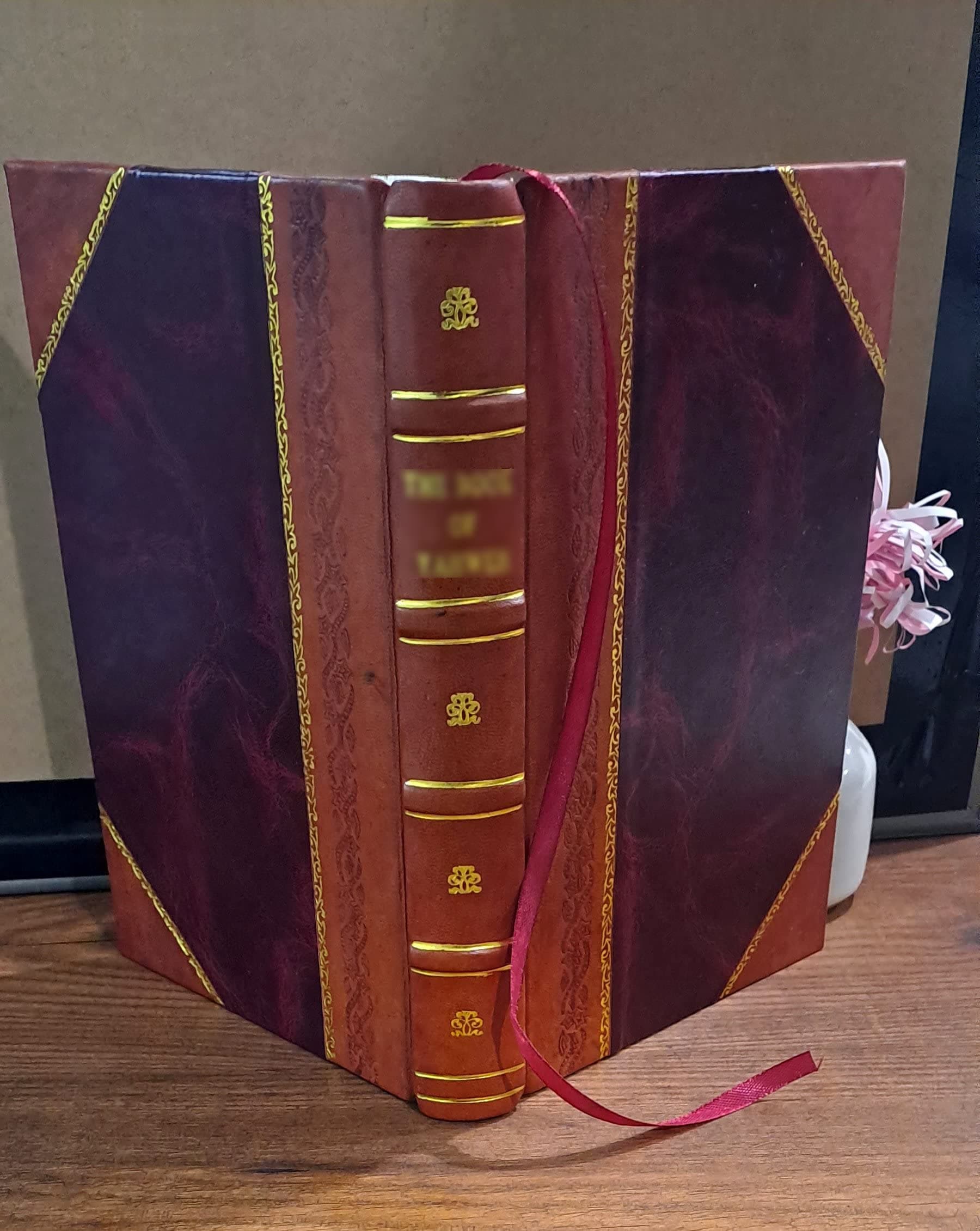 Coffee merchandising,a handbook to the coffee business giving elementary and essential facts pertaining to the history, cultivation, preparation, and making of coffee, 1924 [Leather Bound]